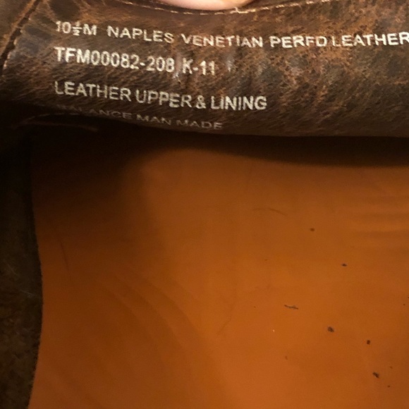 Tommy Bahama Venetian Leather Loafers - Picture 7 of 12